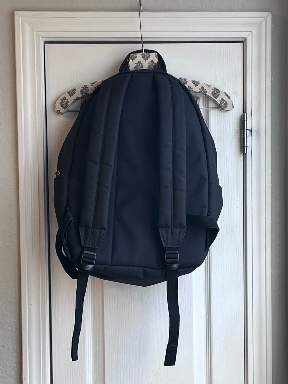 HERSCHEL Supply Co. Classic Backpack Black Red White Stripe Lined Bag Unisex